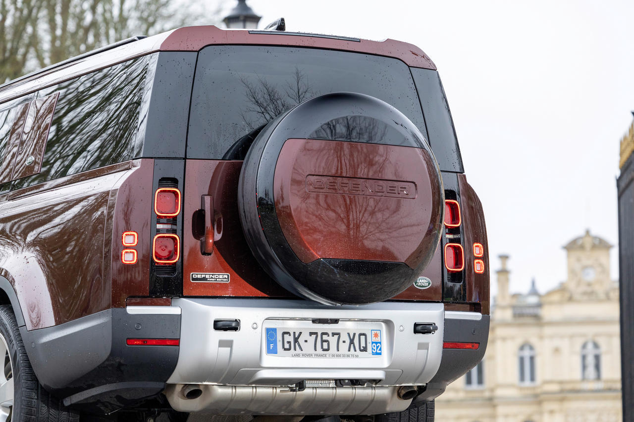Prix, fiche technique, essai : retrouvez notre avis sur le nouveau Land Rover Defender 130