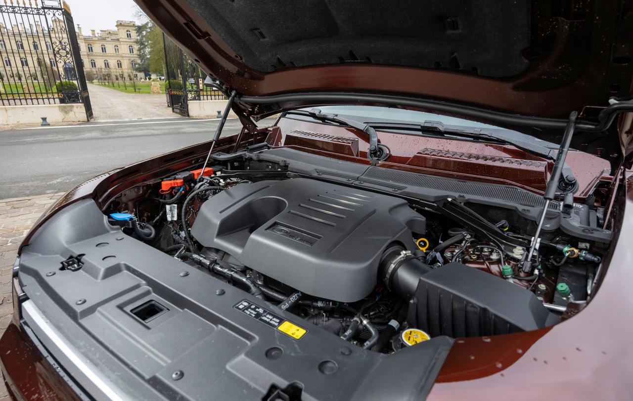 Prix, fiche technique, essai : retrouvez notre avis sur le nouveau Land Rover Defender 130