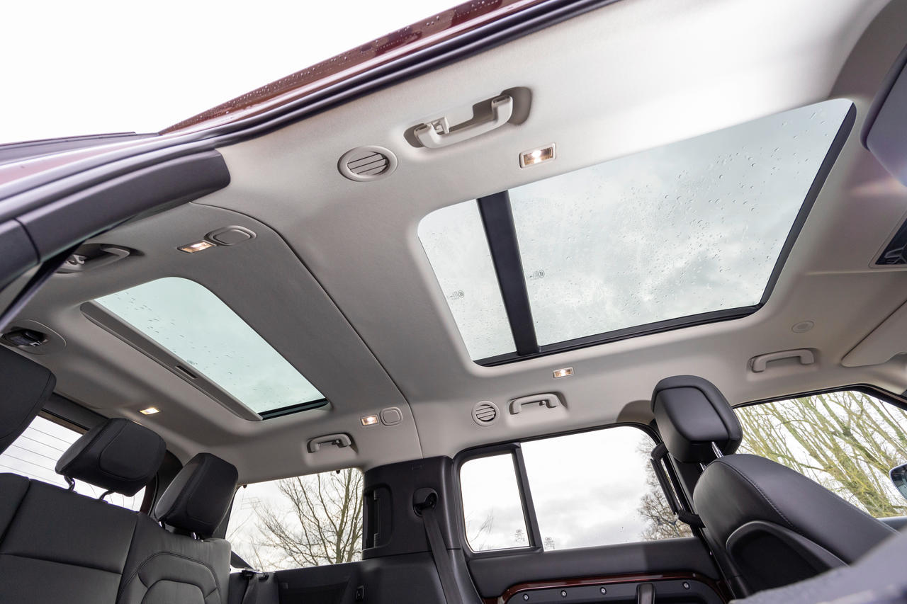 Prix, fiche technique, essai : retrouvez notre avis sur le nouveau Land Rover Defender 130