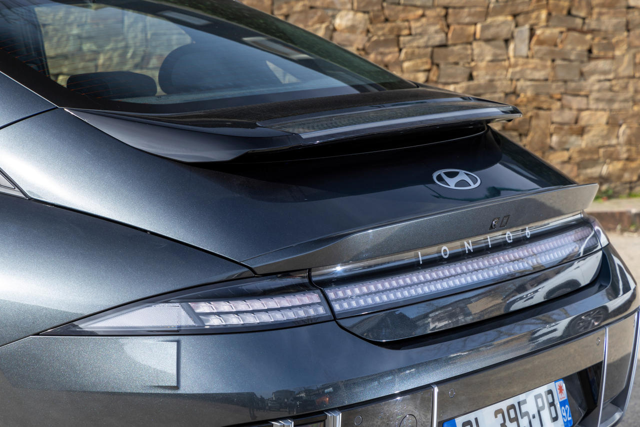 Photo 23 - Ioniq 6 aileron LED - Essai Hyundai Ioniq 6 : quelle ...
