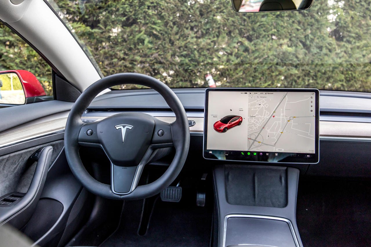 Tesla Model 3 Grande Autonomie Propulsion. Prix et caractéristiques de ...