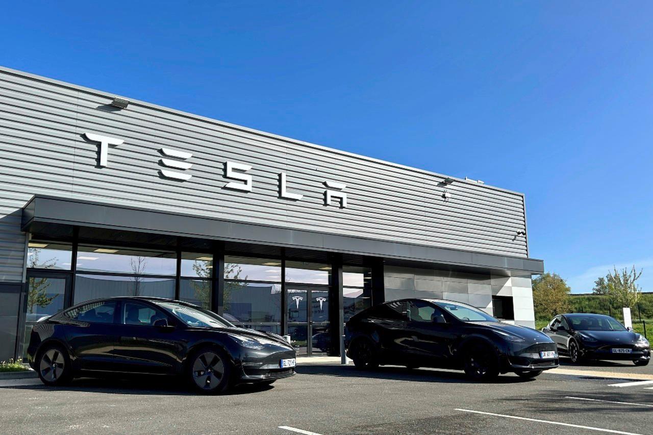 Diaporama et photos Tesla ouvre 5 nouveaux centres en France L'Argus