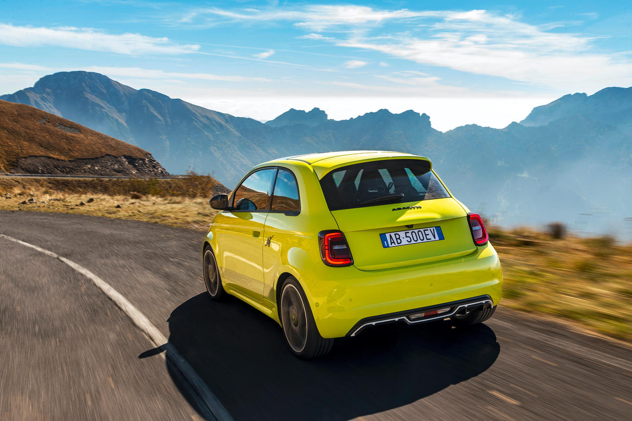 Photo 5 Abarth 500e charge rapide Abarth 500e (2023). La