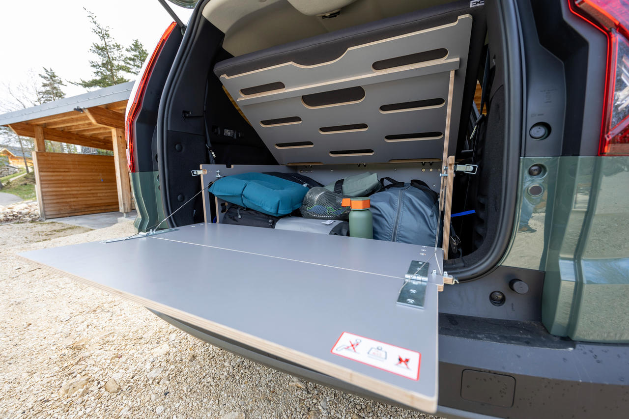 Pack Sleep Aménagement Intérieur Camping Dacia Photo 7 - Dacia Jogger Pack Sleep - Essai Dacia Jogger Pack Sleep : la