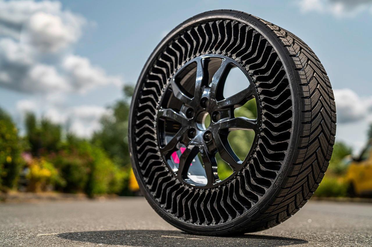 Des pneus Michelin sans air vont équiper les véhicules de La Poste Des pneus Michelin sans air vont équiper les véhicules de La Poste