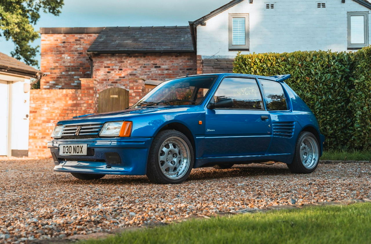 Photo 1 Cette Peugeot 205 GTI s