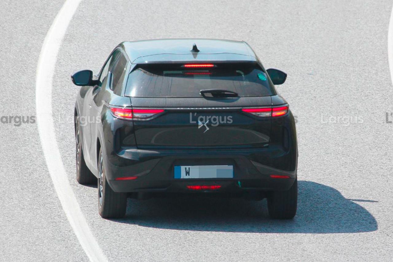 Le véhicule dispose d'un second moteur électrique, installé sur son essieu arrière.