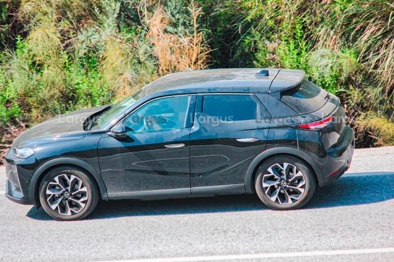 Le DS 3 et le Jeep Avenger partagent une gabarit très compact avec environ 4,10 m de long.