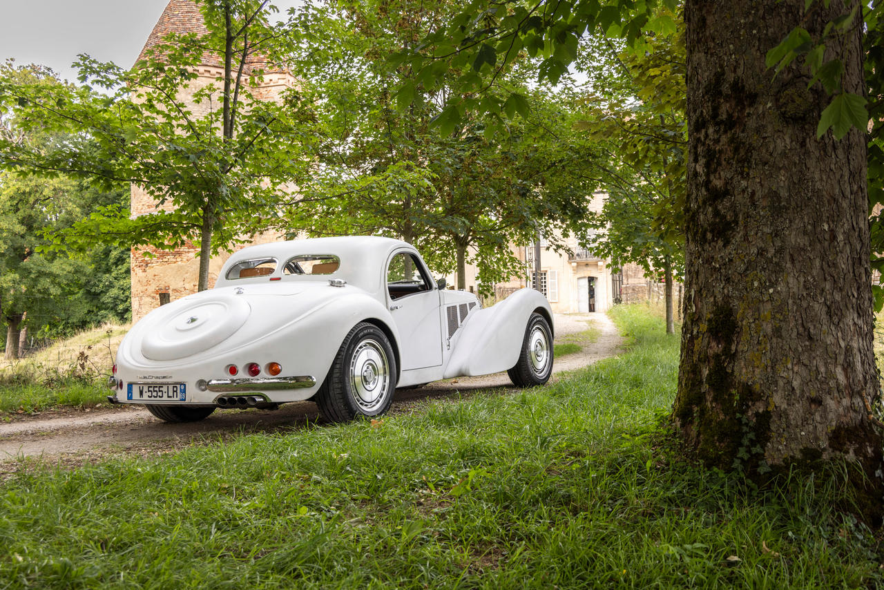 Photo 2 De La Chapelle Atalante V8 l'incroyable retour du luxe à la