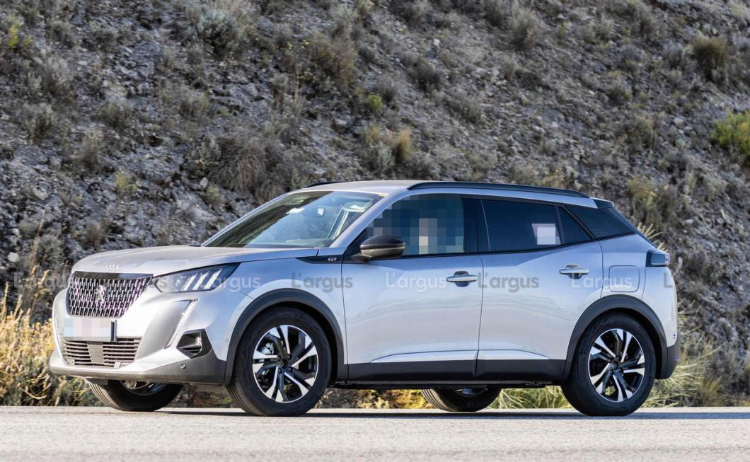 Peugeot 2008 restylé (2024). La version 1.2 Hybrid arrive début 2024 !