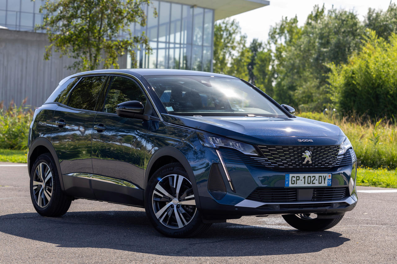 Photo 15 peugeot 3008 hybride 136 prix et consommation Essai