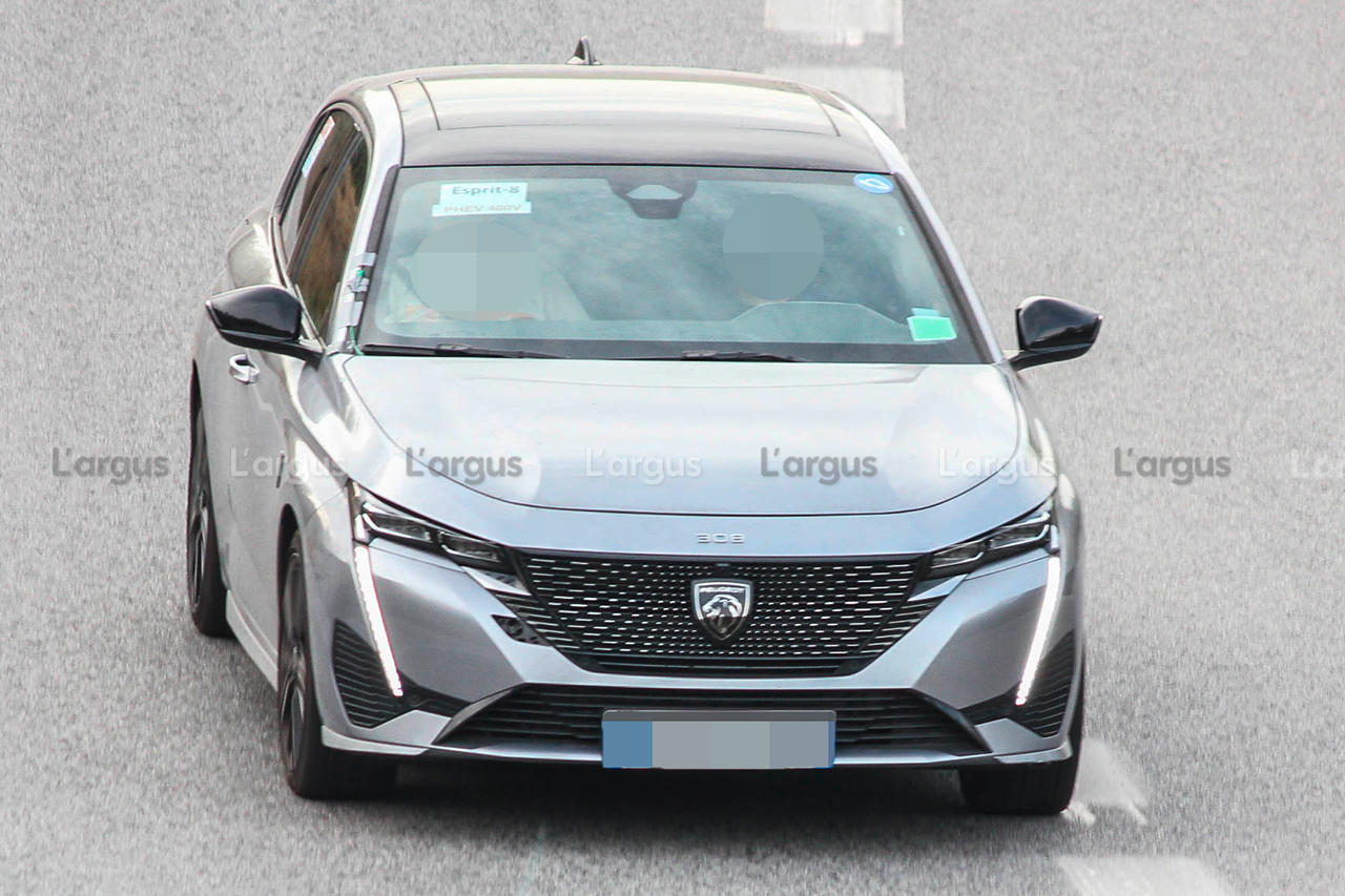 Photo 4 peugeot 308 prototype PHEV 400V calandre phares Peugeot 308