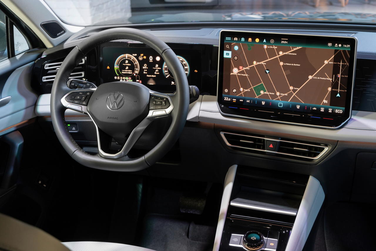 Photo 4 L'écran central mesure jusqu'à 15 pouces de diagonale