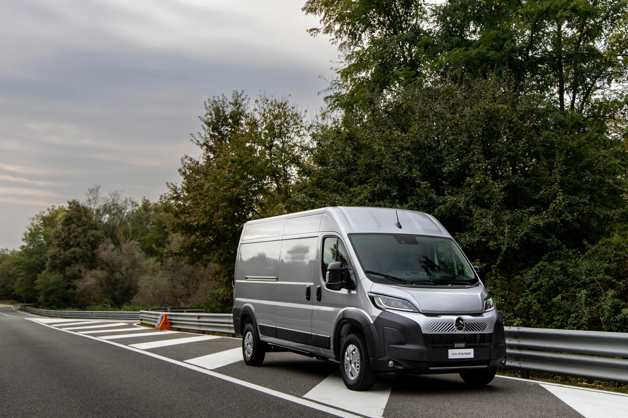 Photo 4 Citroen Jumper 2024 restylé Nouveautés auto. Toutes les