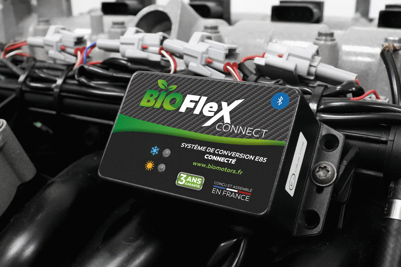 GiDeli Bioéthanol - 2 X 5 L - Parfum Fraise Des Bois - 96,6 % D'éthanol - Pour Intérieur Et Extérieur - Sans Fumée Et Suie - Fabriqué à Partir De Maïs Et De Betterave Sucrière