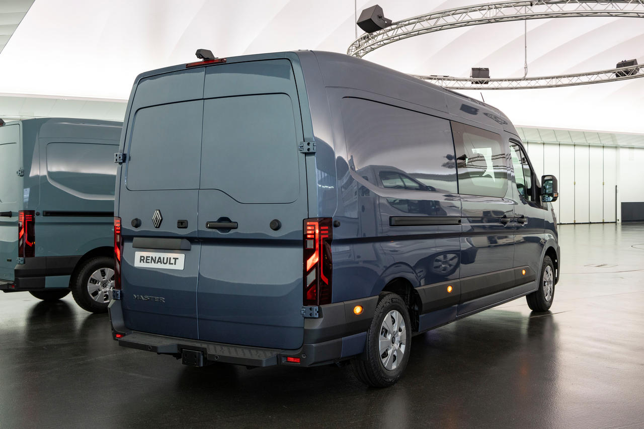 Photo 5 A l'arrière, une section épaisse qui encadre la proue est