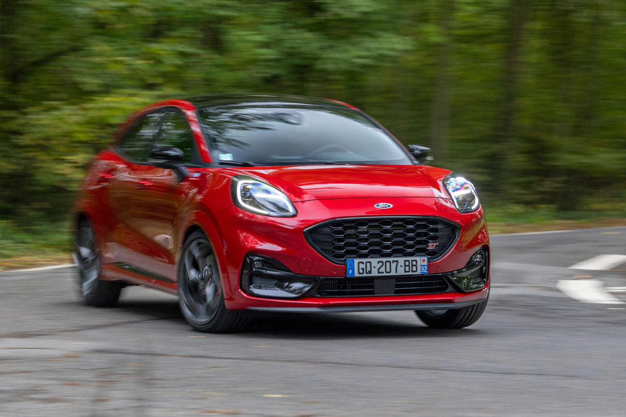 OMAC Tapis De Coffre Compatible Avec Tesla Model 3 2017-2024 En Caoutchouc Noir