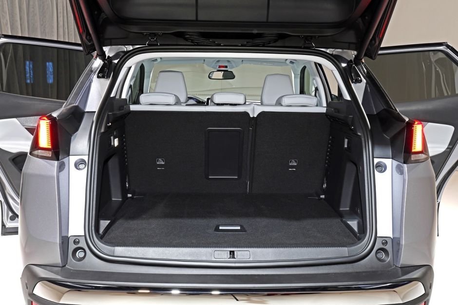 Visite guidée à bord du nouveau Peugeot 3008 II (2016) Un volume de coffre qui progresse L'argus Visite guidée à bord du nouveau Peugeot 3008 II (2016) Un volume de coffre qui progresse L'argus