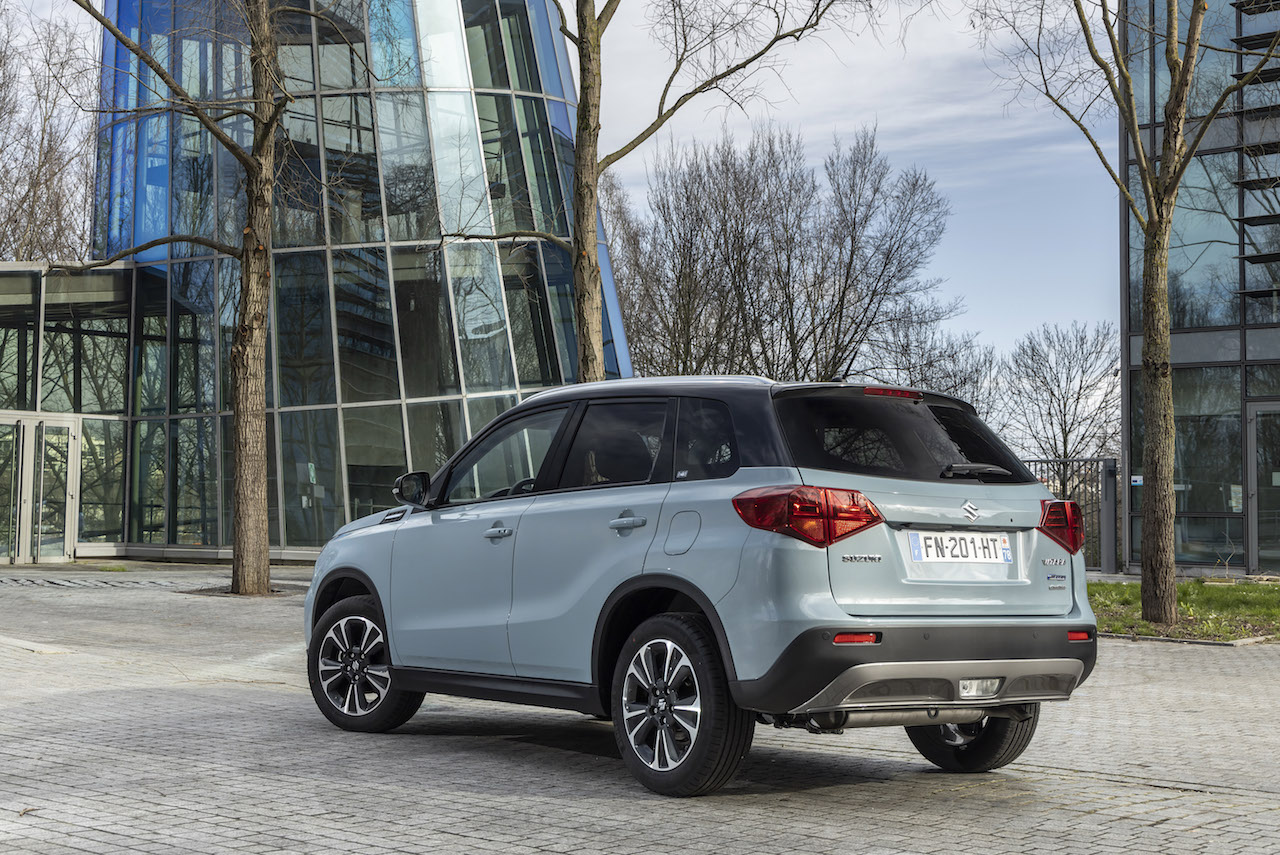 Diaporama et photos Essai Suzuki Vitara 1.4 Boosterjet Hybrid du jus dans la Suz' ! L'Argus