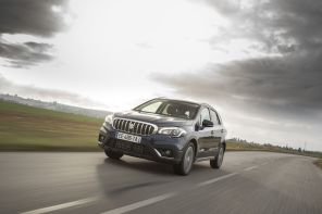 Suzuki S-Cross 2016 restylé : Action travelling AV Gauche serré