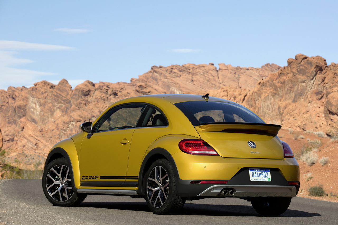 Photo 3 arrière volkswagen beetle dune 2015 Volkswagen Coccinelle