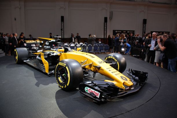 F1 Renault Devoile La Rs17 Sa Monoplace Pour La Saison 2017