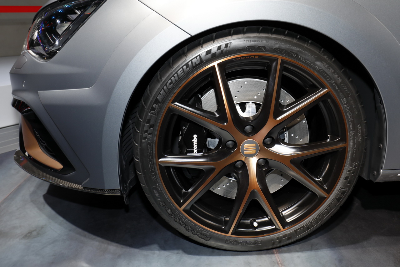 Prix Seat Leon Cupra R 2018 Une Serie Limitee A 45 775 Euros L Argus