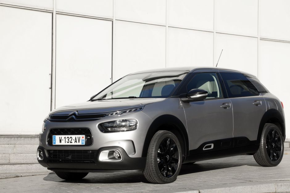 Citroën C4 Cactus vs Peugeot 308 : premier match statique ...