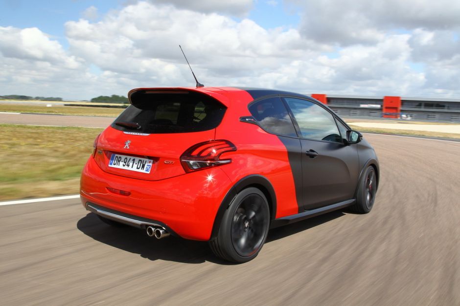Essai Comparatif Renault Clio Rs Trophy Vs 208 Gti By