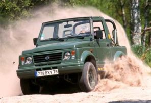 Relativement bien équilibré, le Suzuki Samurai a un vrai tempérament de baroudeur.
