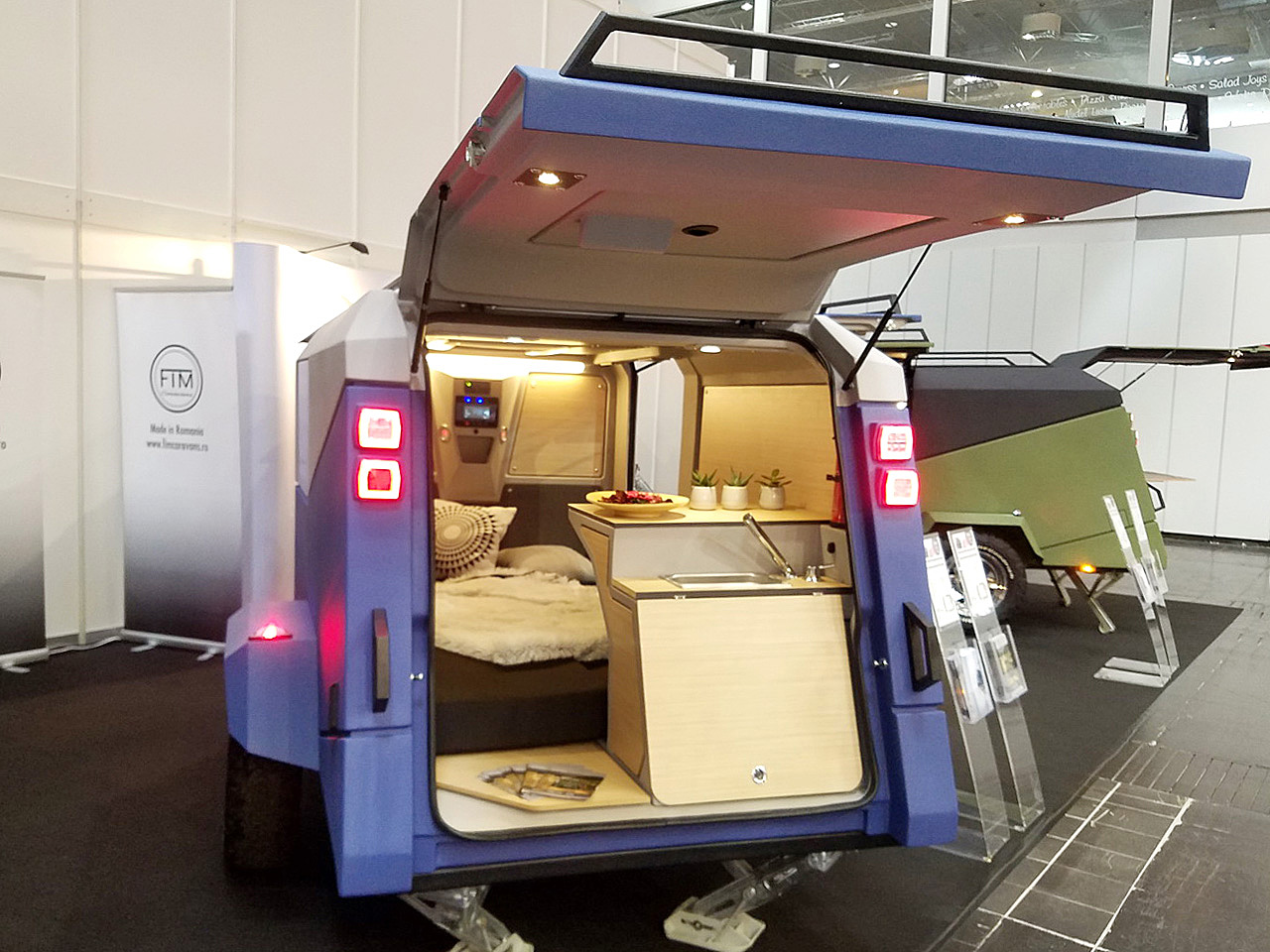 Photo 24 FTM remorque caravane Salon de la caravane à Düsseldorf