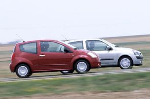 Citroën C2 1.4 HDi Exclusive et Renault Clio 1.5 dCi 65 Privilège 3p.