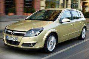 Opulence des chromes, lignes complexes, la nouvelle Astra présente un style très travaillé qui rompt radicalement avec le passé.