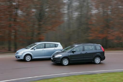 Mazda 5 2 0 Mzr Cd 143 Contre Toyota Corolla Verso D 4d 136