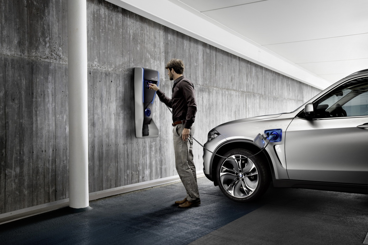 Les batteries peuvent se recharger sur une borne de recharge en moins de 3 heures.