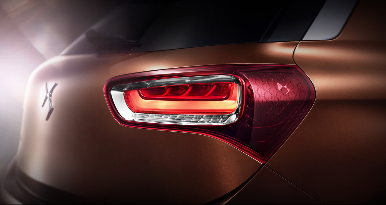 Le contour des feux évoque la DS5, normal, la DS 6WR partage les mêmes soubassements techniques.