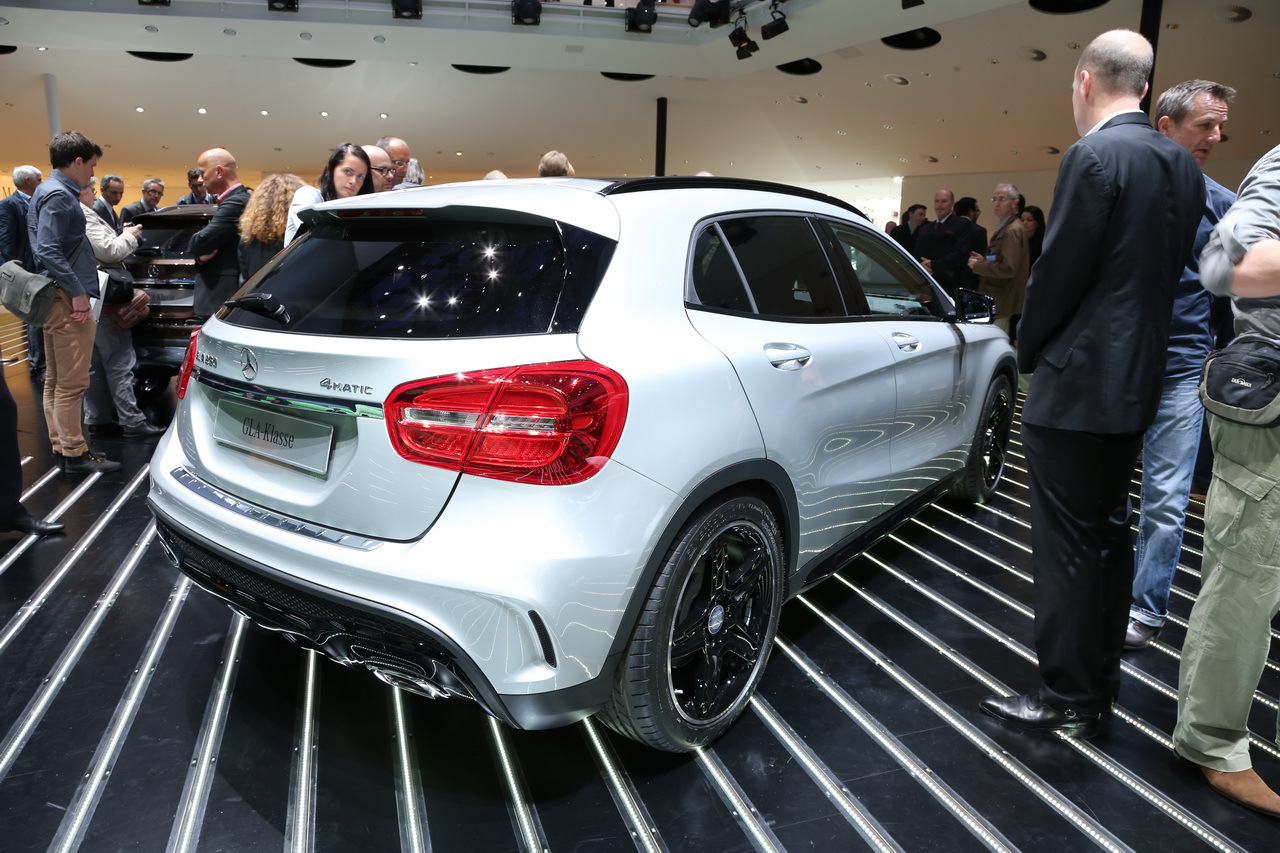 Salon de Francfort 2013 Mercedes-Benz Classe GLA GLA : le petit SUV de Mercedes-Benz roule sur le chemin du succès