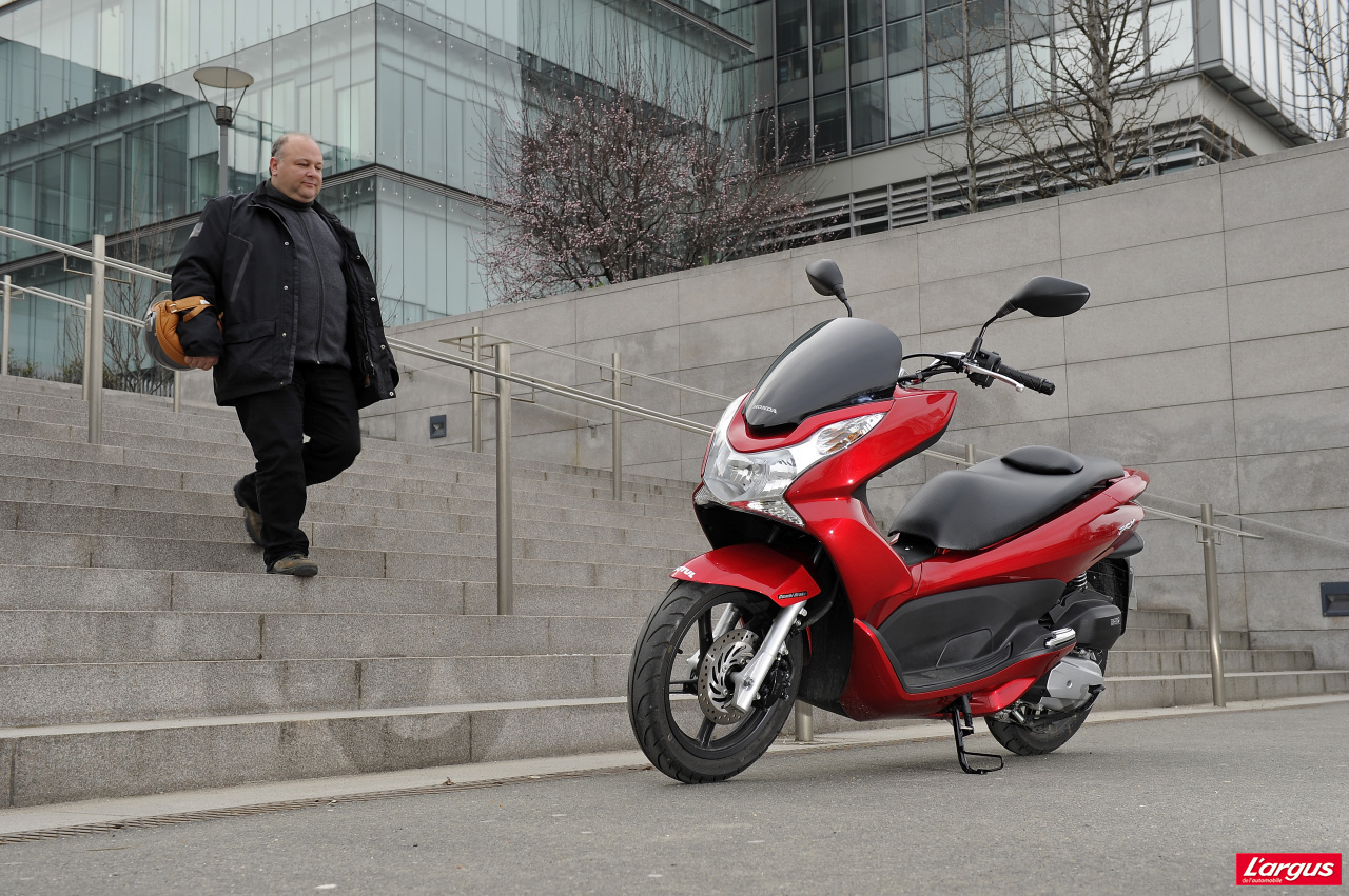 Meilleur Voiture Electrique >> Honda PCX 125 : un scooter urbain encore plus économique - L'argus Meilleur Voiture Electrique >> Honda PCX 125 : un scooter urbain encore plus économique - L'argus
