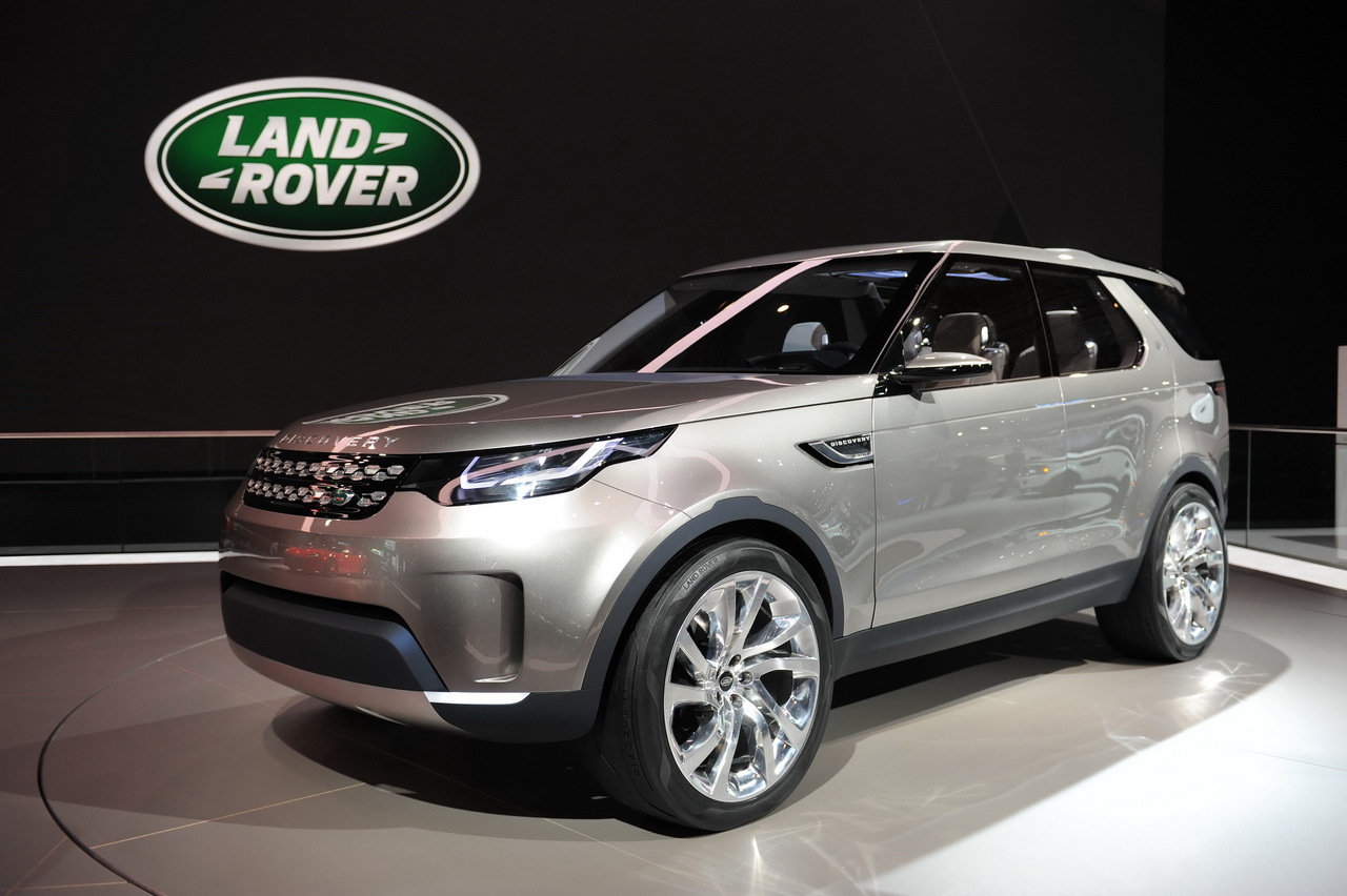 Ce concept-car préfigure le futur Discovery prévu pour 2015. Il met l'accent sur le luxe et l'espace à bord (7 places) mais soigne son design avec une face avant d'Evoque. L'arrière reste très massif.