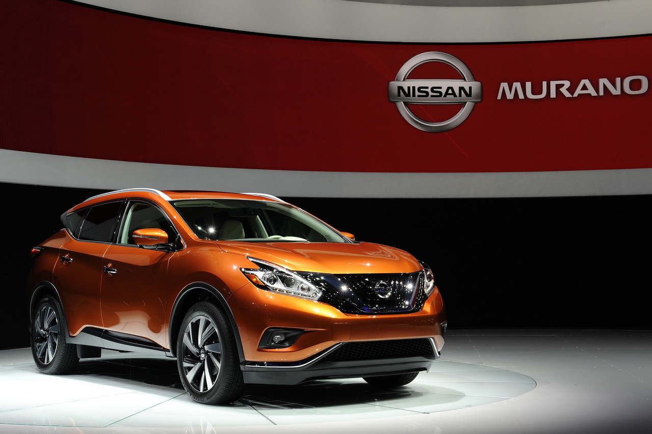 Le nouveau Murano change de look et s'inspire du concept-car Resonnance. La présentation intérieure a bien progressé, signe que le nouveau Murano est monté en gamme. Le V6 essence grimpe à 260 ch.
