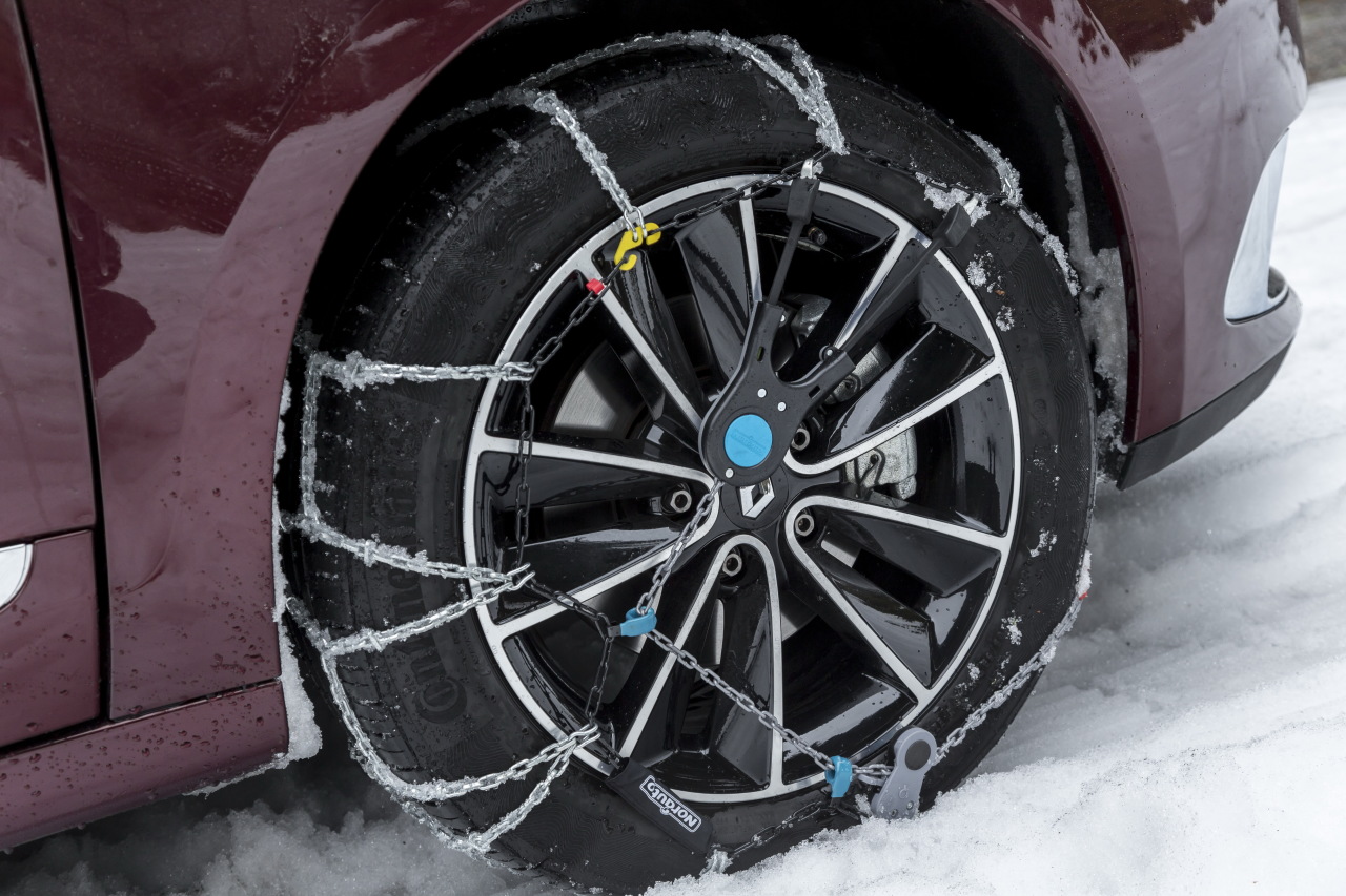 Les chaines Norauto sont très longues à enfiler et demandent à être retendues rapidement après montage