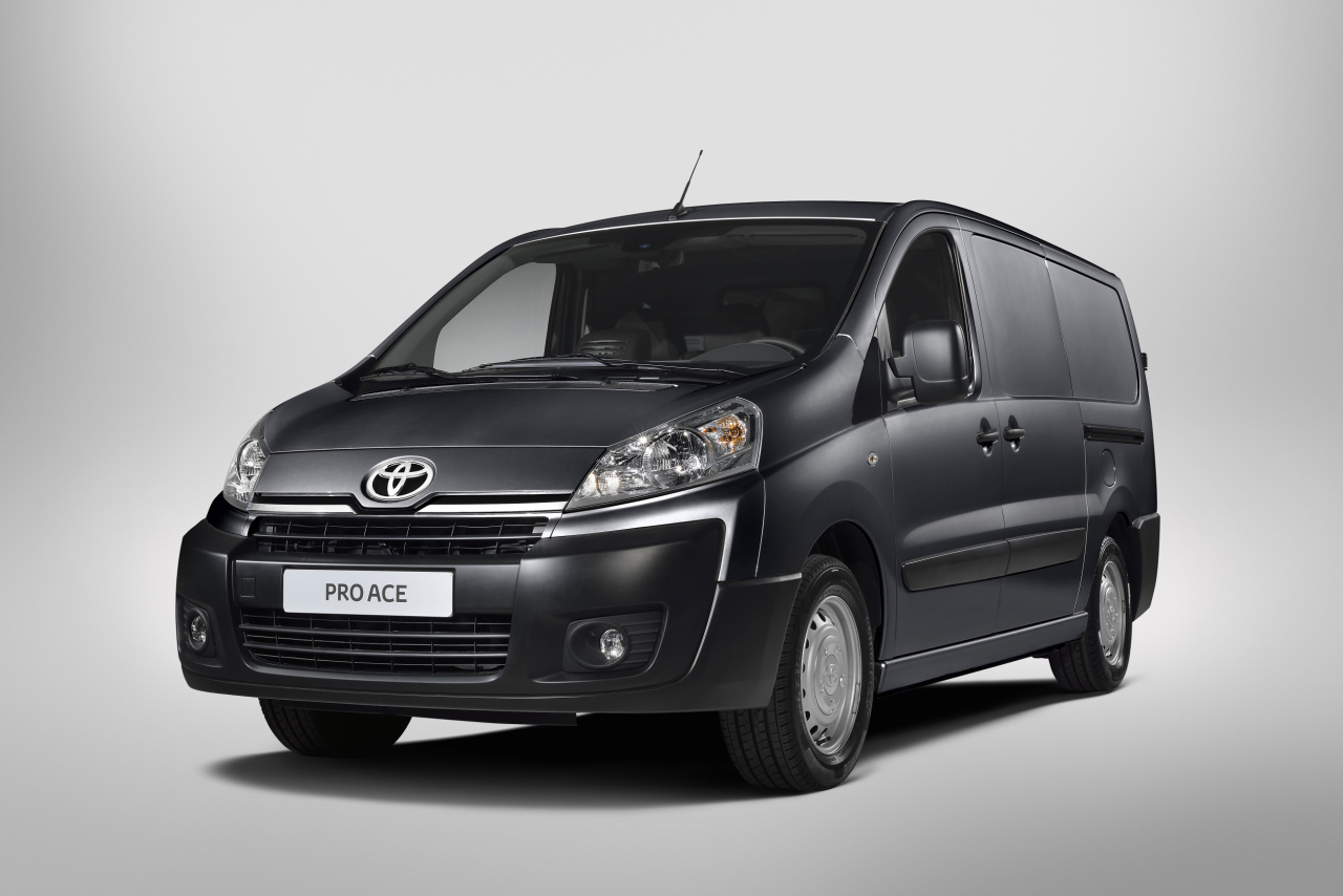 En janvier 2014, le ProAce, nouveau fourgon compact de Toyota, investit les concessions de la marque.