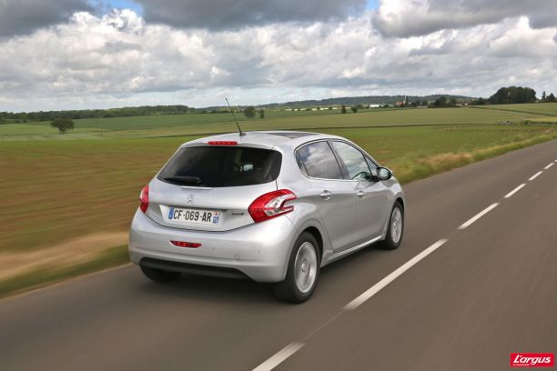Peugeot 208 1 2 Vti Pour Changer Du Diesel L Argus