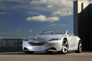 Peugeot SR1, le look des Peugeot de demain