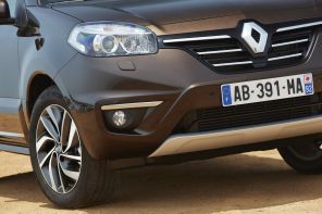 Le Renault Koleos s'offre une nouvelle calandre pour son nouveau restylage.