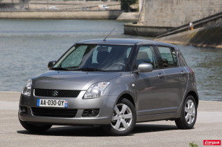 Suzuki Swift dans sa série spéciale MacDouglas.