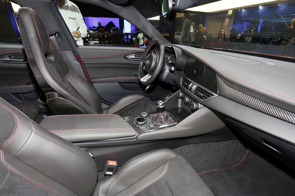 Alfa Romeo Giulia vs BMW M3 : les familiales premiums haussent le ton - Photo #16 - L'argus