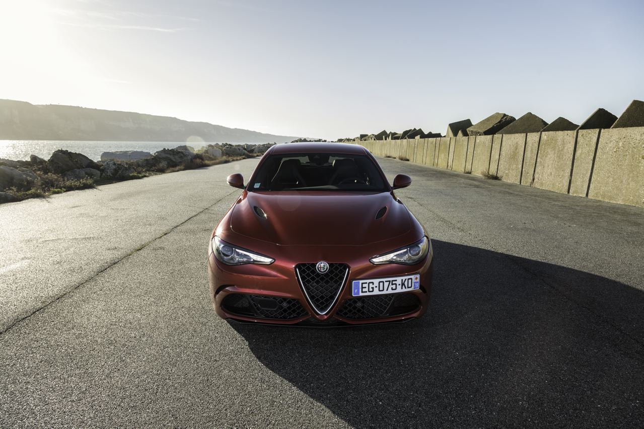 Photo 9 Essai Alfa Giulia Quadrifoglio le test au Nürburgring et sur