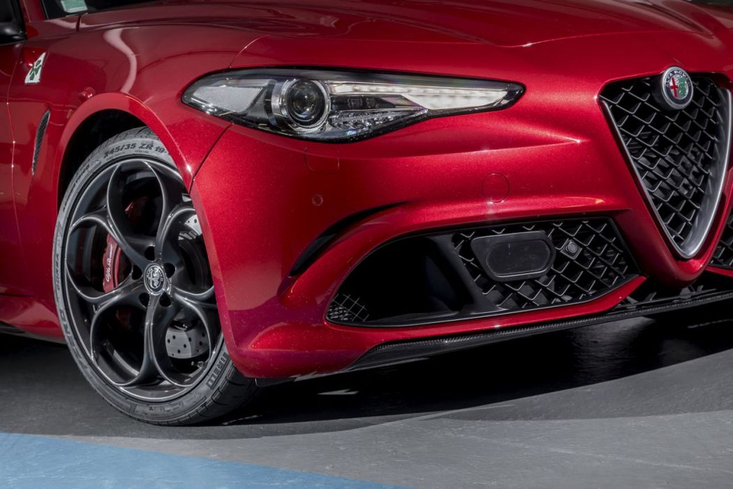 Essai Alfa Giulia Quadrifoglio le test au Nürburgring et sur autobahn