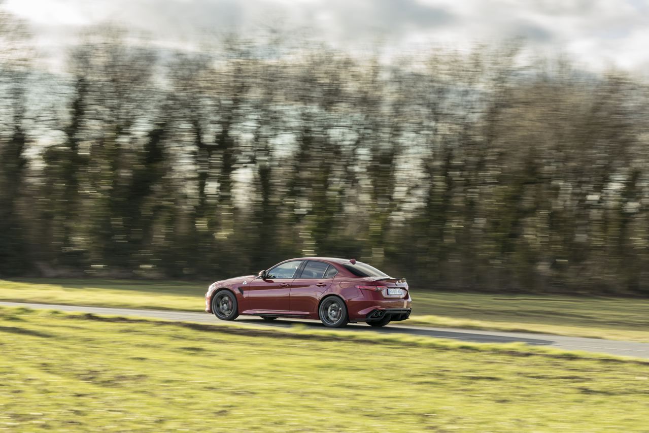 Essai Alfa Giulia Quadrifoglio le test au Nürburgring et sur autobahn